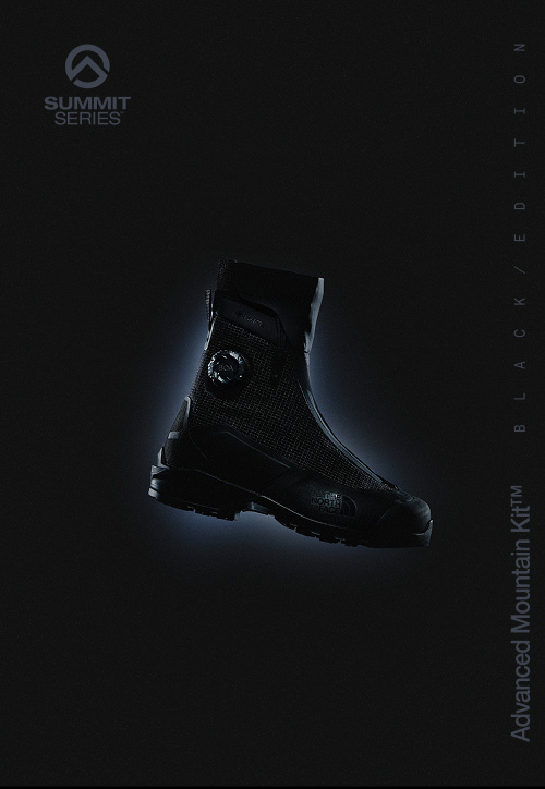 Summit Series Verto SA GORE-TEX® Boots with blurred spotlight in the top center.