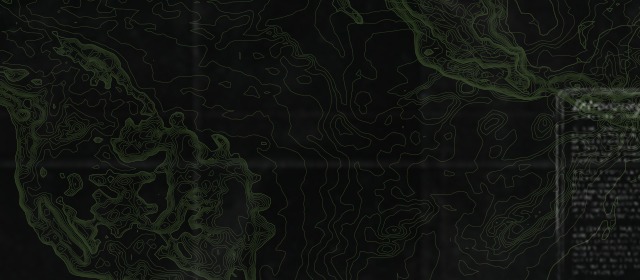 Un collage d’un homme portant un manteau matelassé vert et une tuque vert foncé regarde vers la gauche.