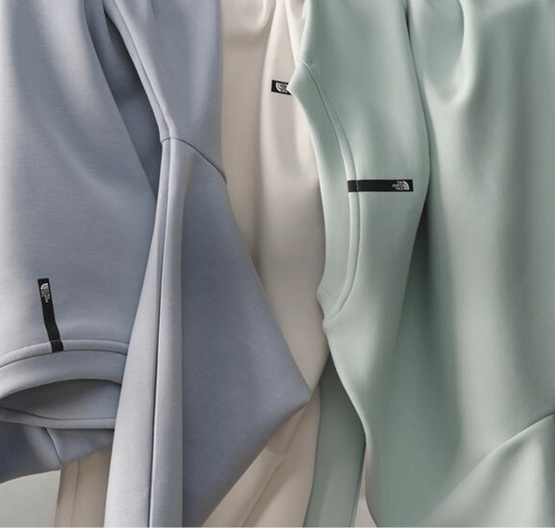 FLASHDRY™ materials and anti-odor technology keep you fresh even when the days get long.