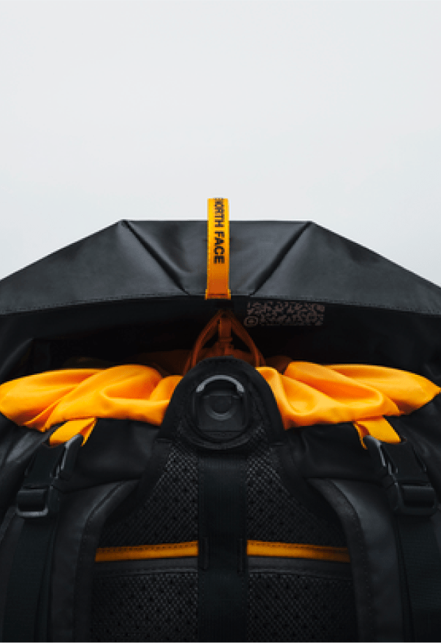 Closeup of the top of Universal Daypack 20L.