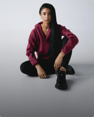 Women sitting wearing the Jaida Activewear