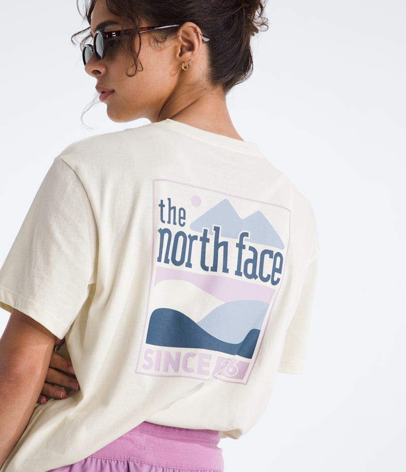 Женская футболка The North Face Exploring Since ’66 Relaxed Short-Sleeve, цвет: Белый дюнный — фото 2