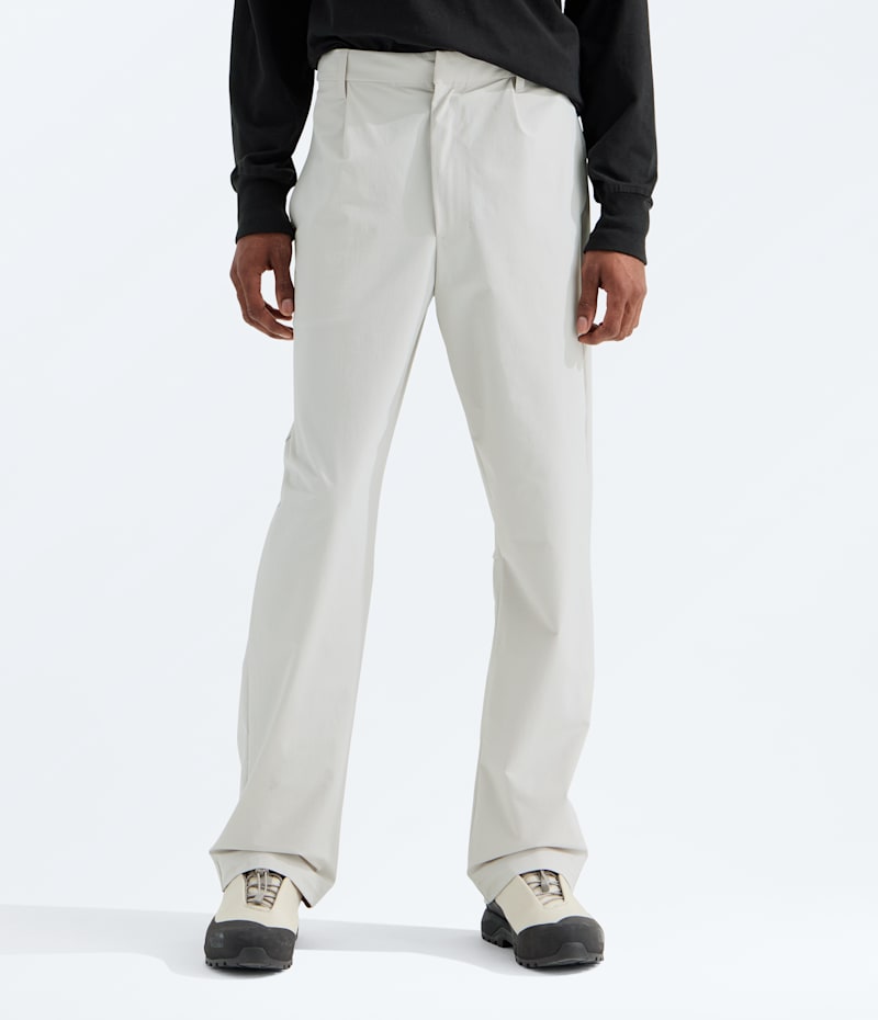 Мужские брюки The North Face TNF Tech Woven Pant, цвет: Облачный