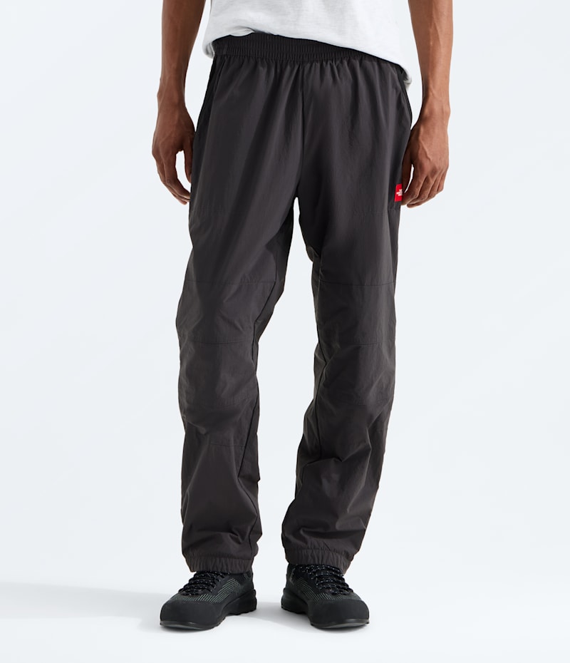 Брюки The North Face TNF Red Box Full-Zip, цвет: Обсидиановый