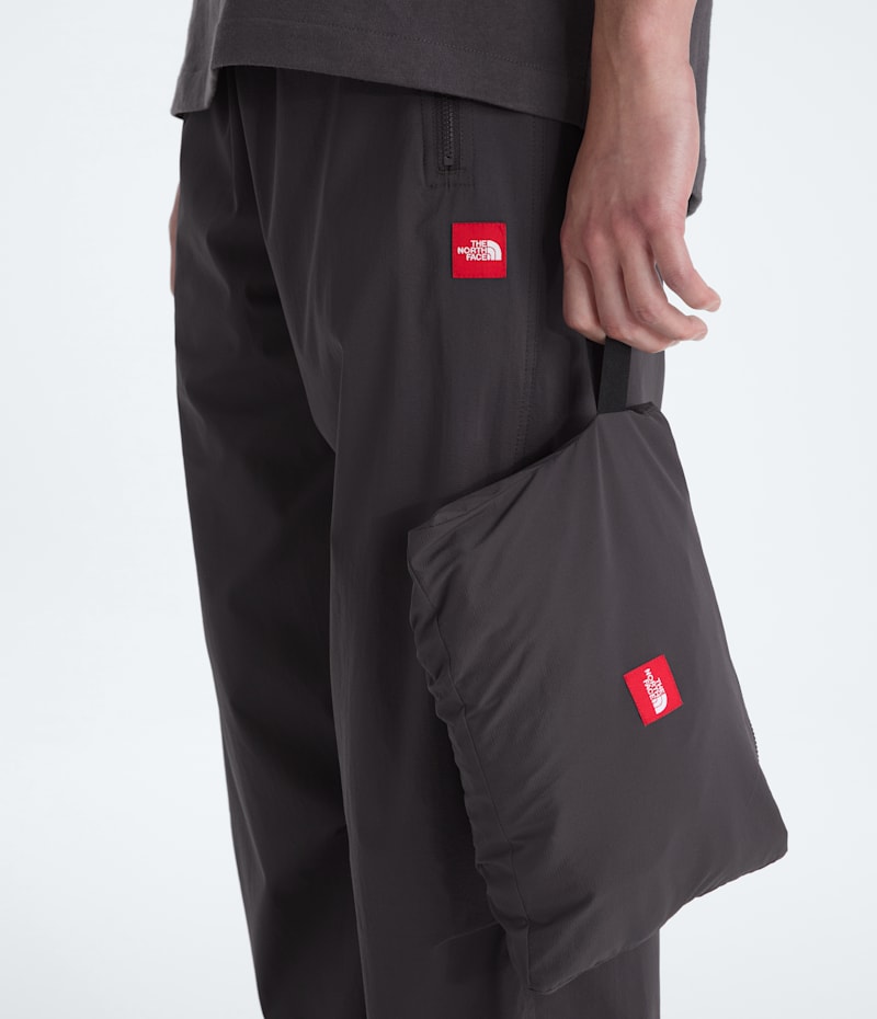 The North Face Men’s TNF Red Box Packable Hooded Wind Jacket — фото 4
