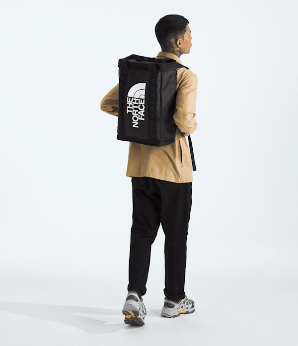 ね*む様 新品THE NORTH FACE FOREST PRINT FUSE Explore-FuseboxL-TNF-MODELBACK.png