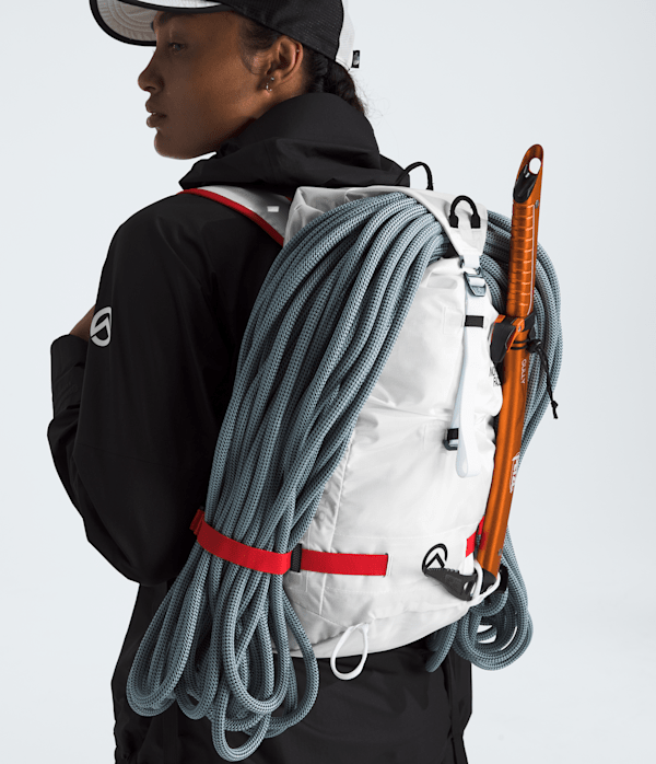 Summit Series Verto 18 Backpack - thumbnail 3