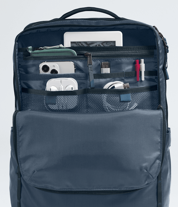 【THE NORTH FACE】★リュック★ Base Camp Voyager Daypack 26L The North Face Base Camp Voyager Daypack - 26L - Accessories