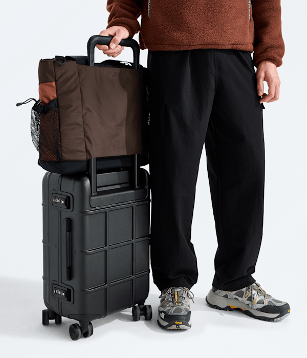 Hot Shot Tote | The North Face Canada