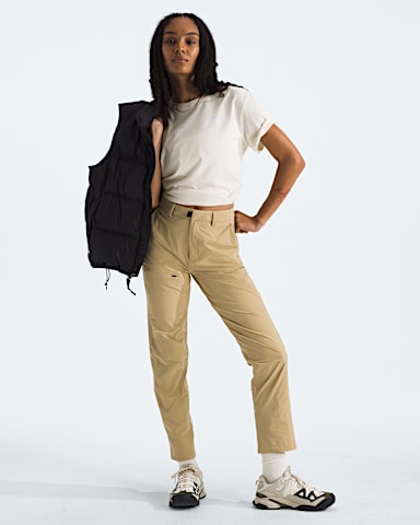 Womens Evolution Box NSE Relaxed ShortSleeve Tee TNF White Dune HERO2