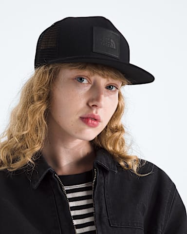 Half Dome Trucker Hat TNF TNF BlackLeather Patch MODELBACK