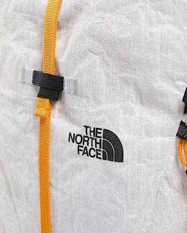 Summit Advanced Mountain Kit 25L Pack TNF TNF WhiteSummit Gold DETAIL3