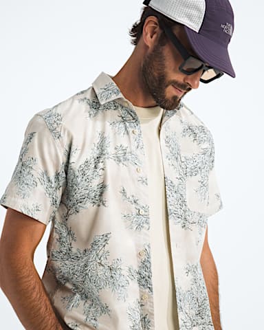Mens ShortSleeve Baytrail Pattern Shirt TNF Desert Stone Big Sagebrush Print HERO3