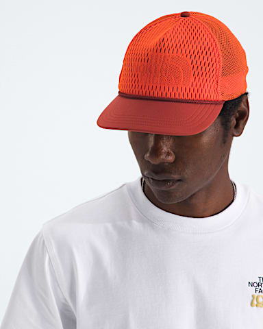 Runner Trucker TNF Lava RedIron Clay MODELBACK