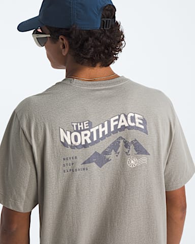 Tshirt Explore Postcard standard pour hommes TNF Dalle Pierre HERO2