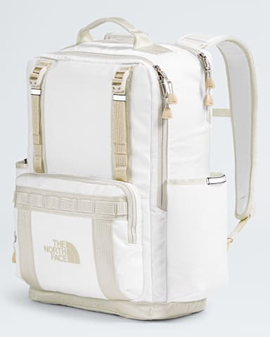 Base Camp Daypack 25L TNF White AshCalacattaPale Khaki FRONT34