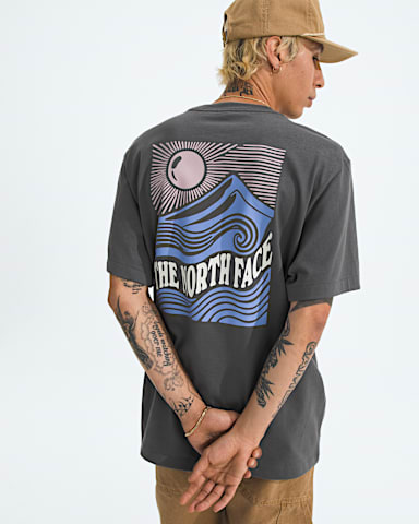 Mens Mountain Escape Relaxed ShortSleeve TeeGraphic TNF Anthracite Grey HERO2
