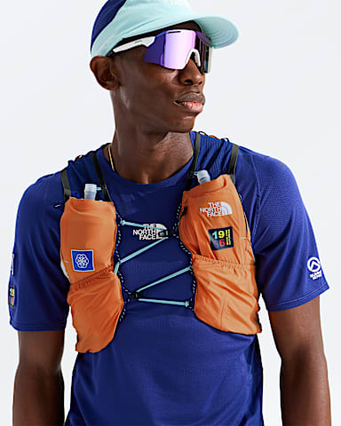Summit Series Run Vest 10 TNF PapayaBold Blue MODELBACK