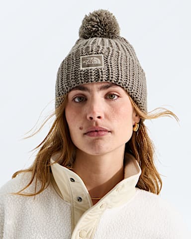Cozy Chunky Cabin Beanie TNF GarnetTimeless TaupeStone SlabSmokey Brown MODELBACK