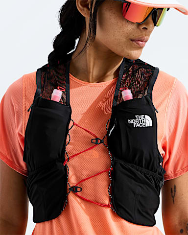 Summit Run Vest 5 TNF TNF BlackAsphalt Grey MODELBACK