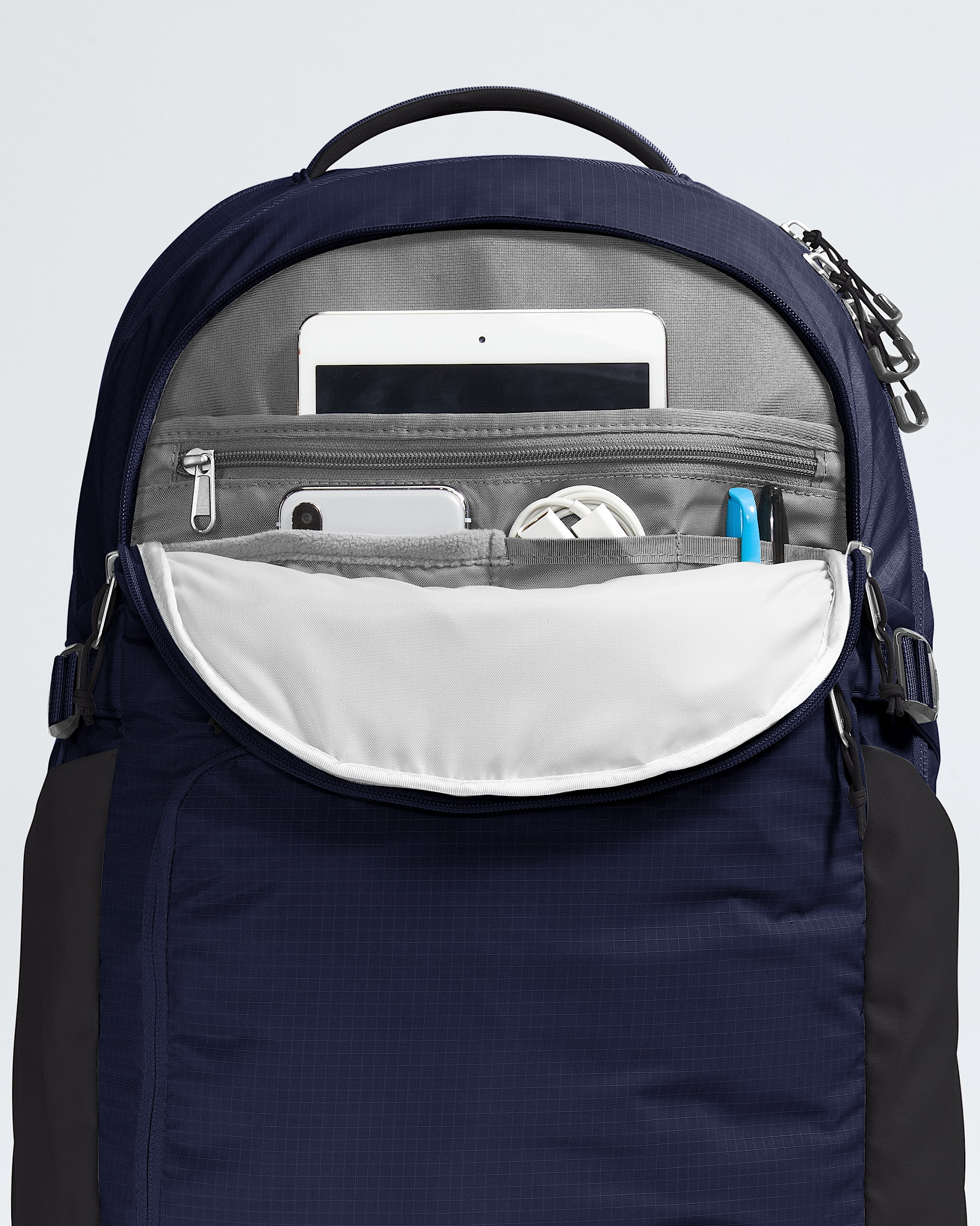 Router Backpack  40L TNF DETAIL1