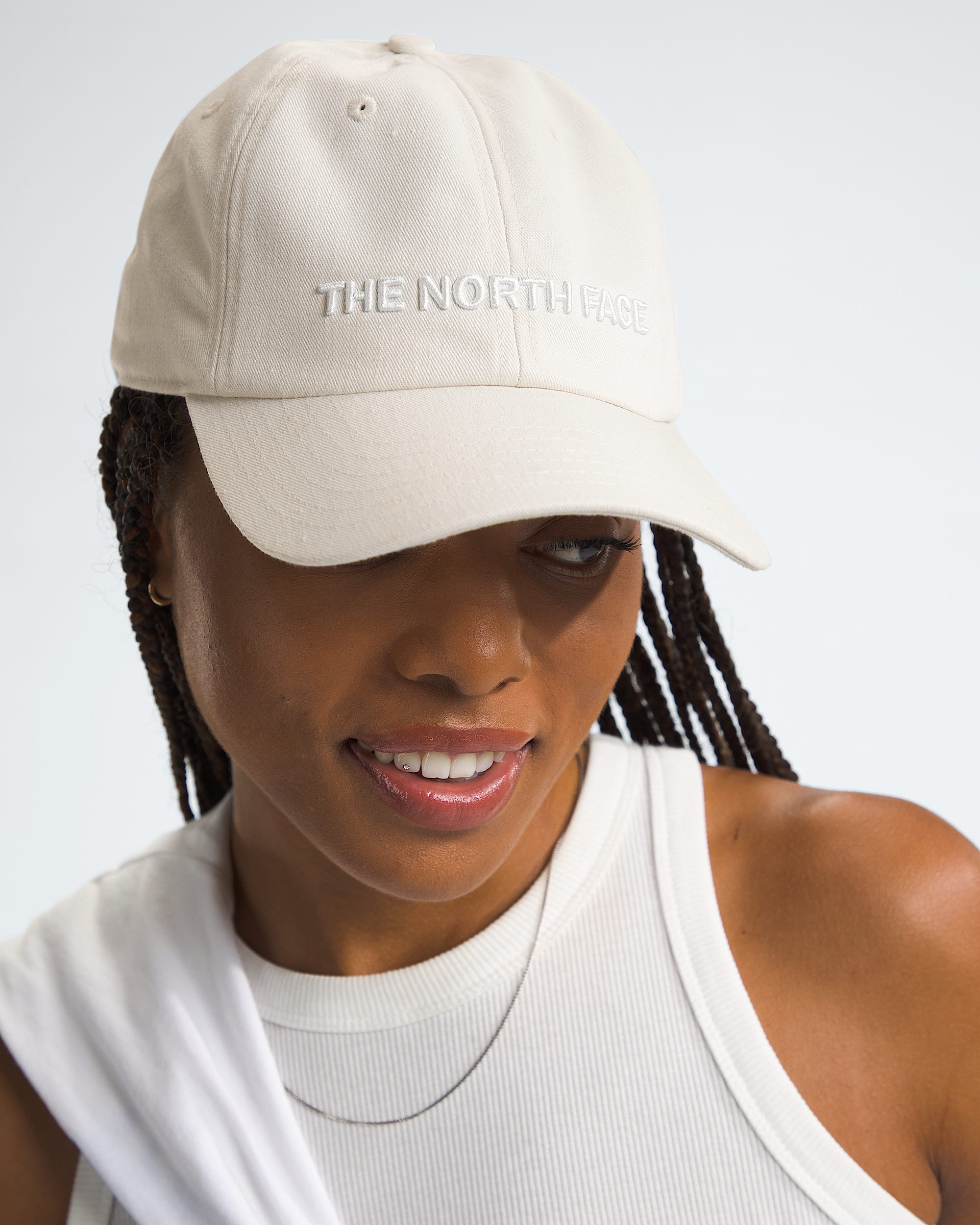 Roomy Norm Hat TNF MODELBACK
