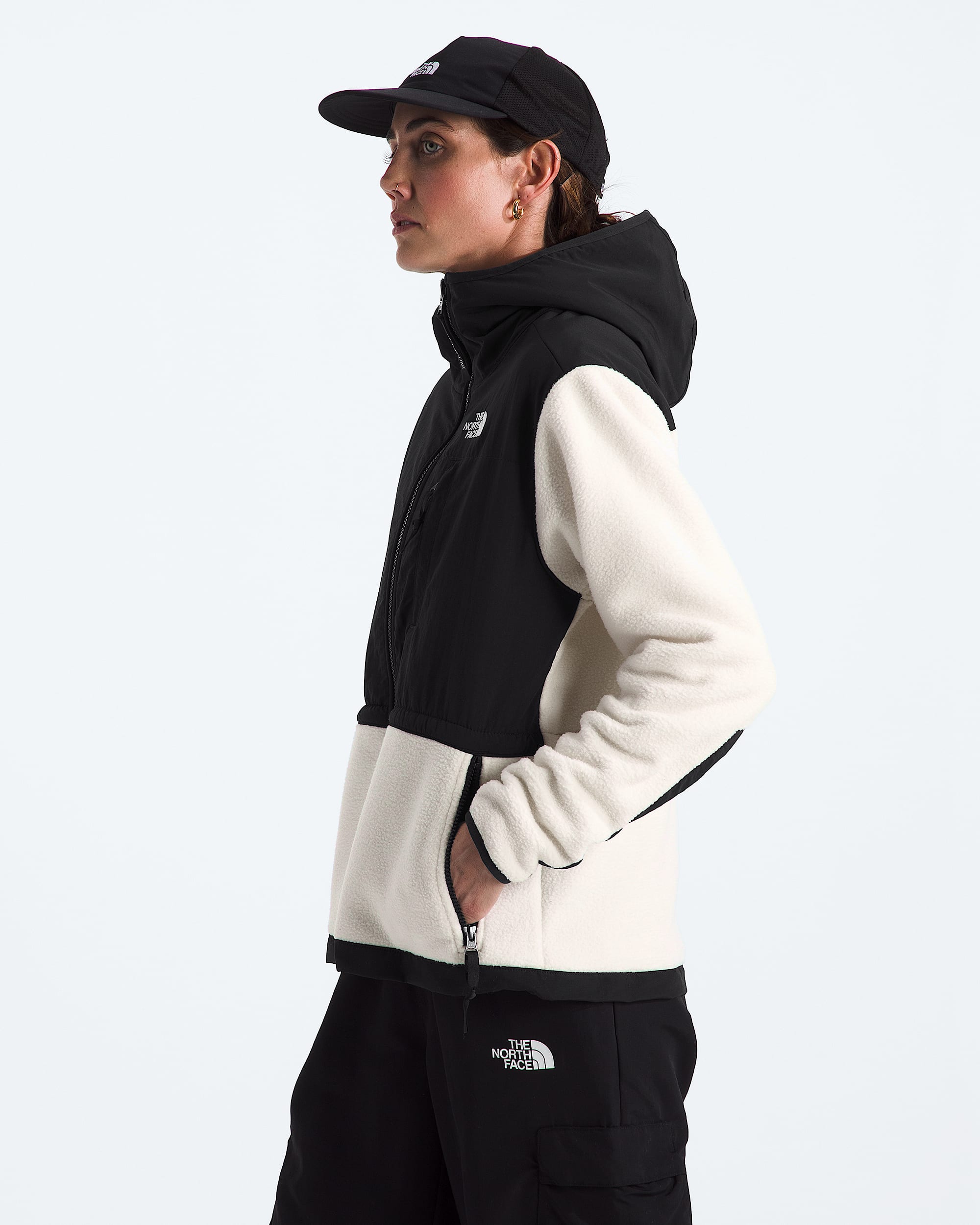 Womens Retro Denali Hoodie TNF MODEL34