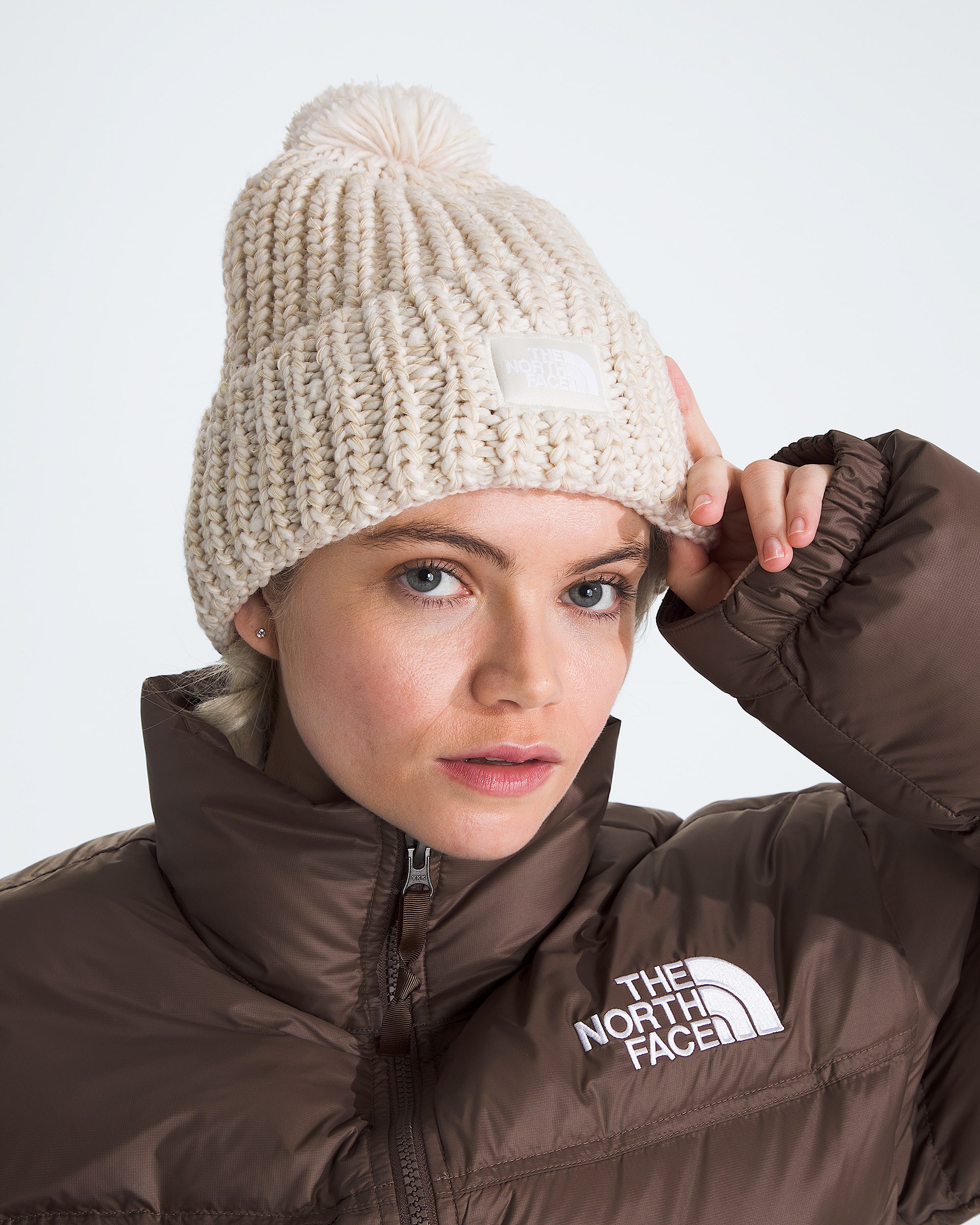 Cozy Chunky Cabin Beanie TNF MODELBACK