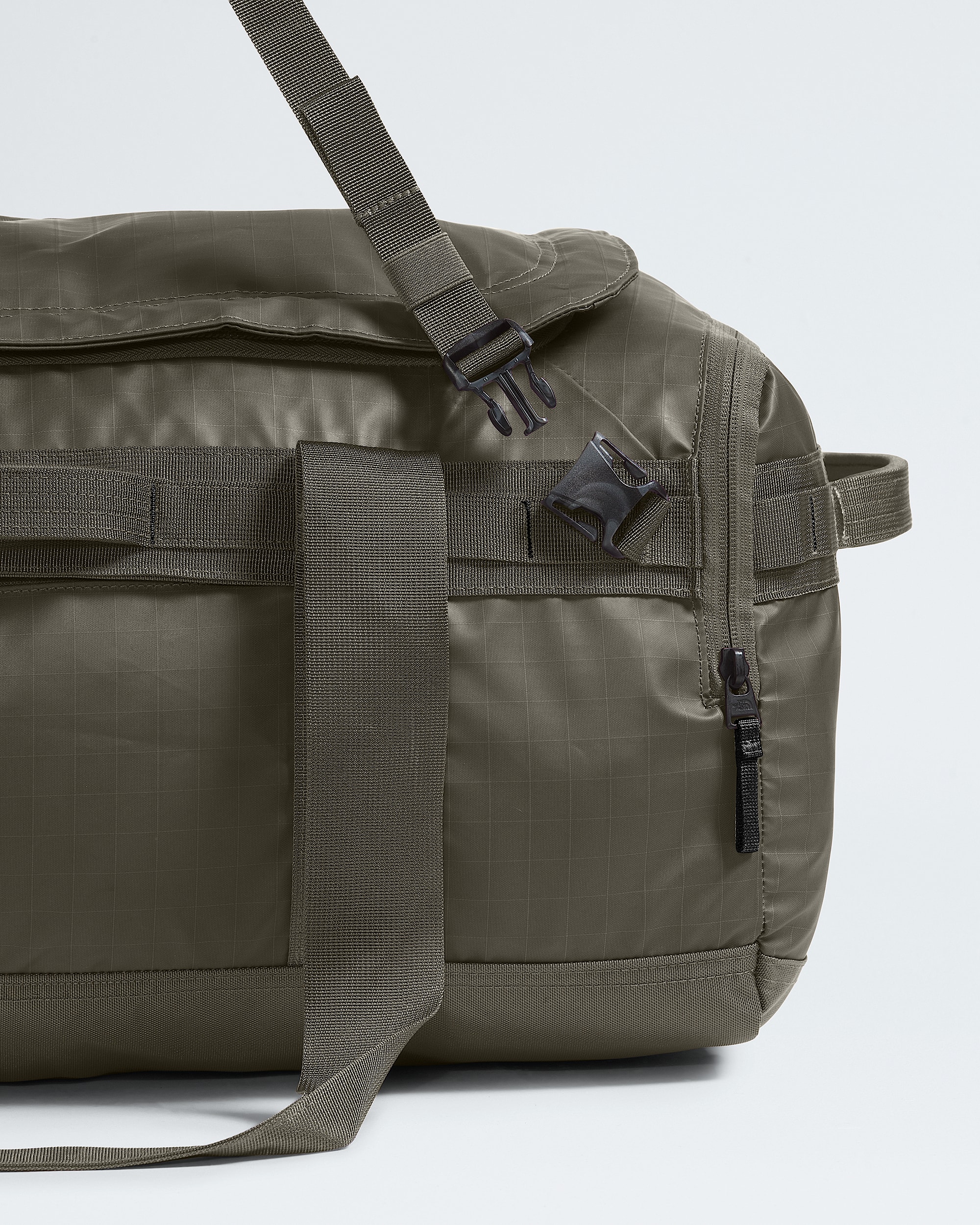 Base Camp Voyager Duffel62L TNF ALT3