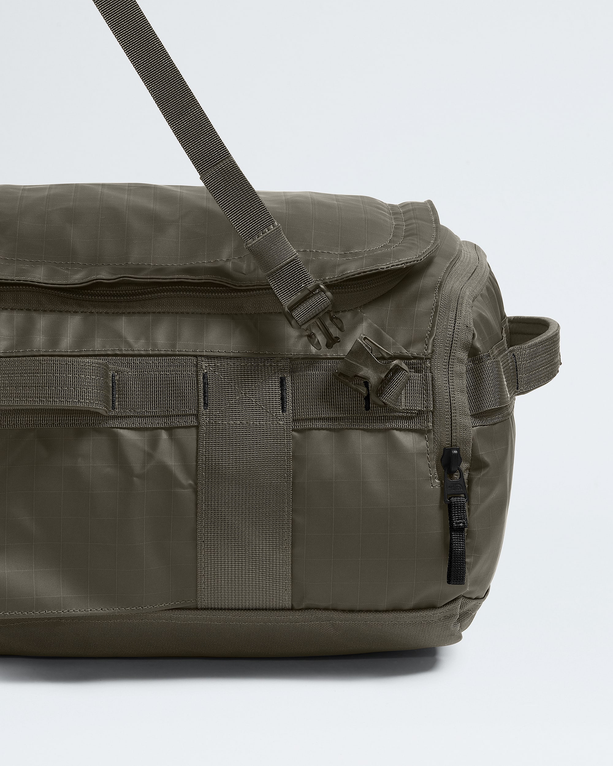 Base Camp Voyager Duffel32L TNF ALT3