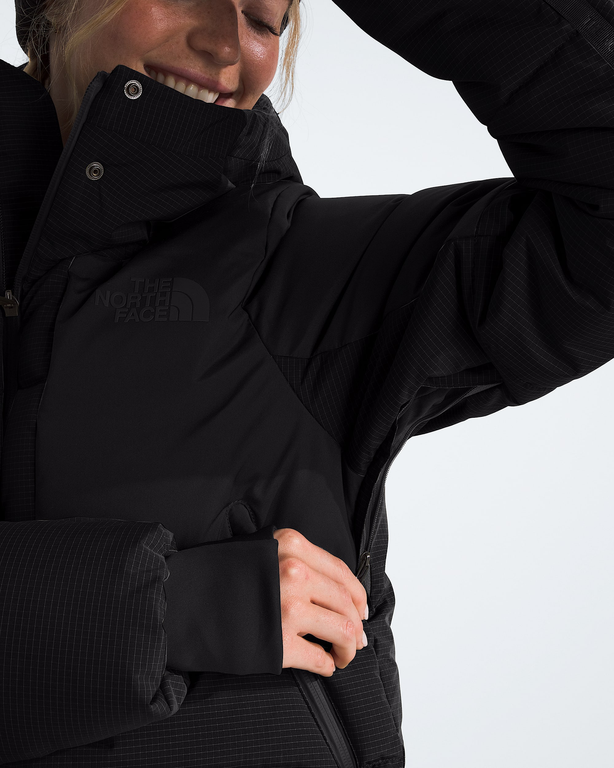 Womens Cold Spell Cropped Down Jacket TNF MODELALT2