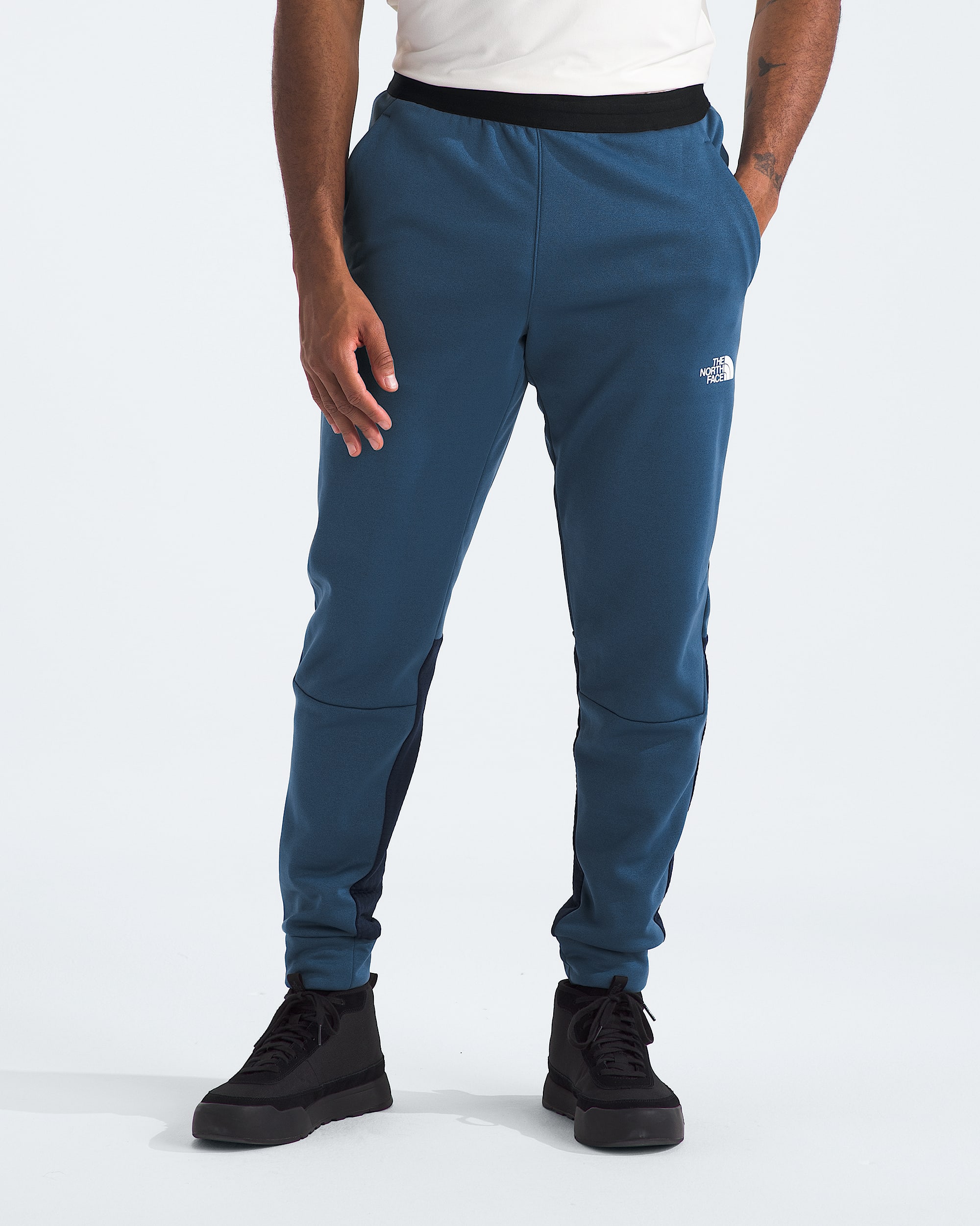 Men's Mountain Athletics™ Fleece Pants | The North Face Canada