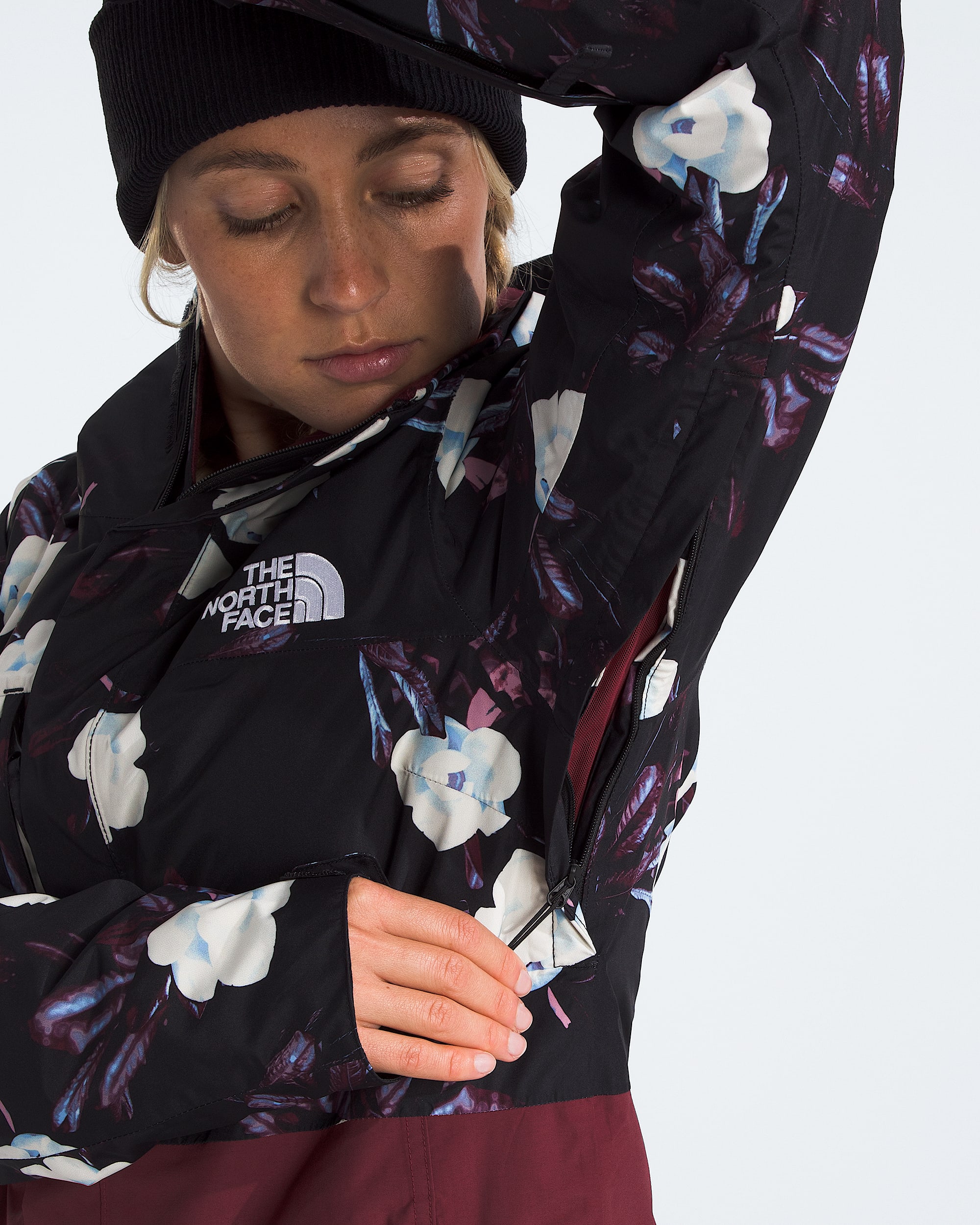 Womens Freedom Insulated Jacket TNF MODELALT2