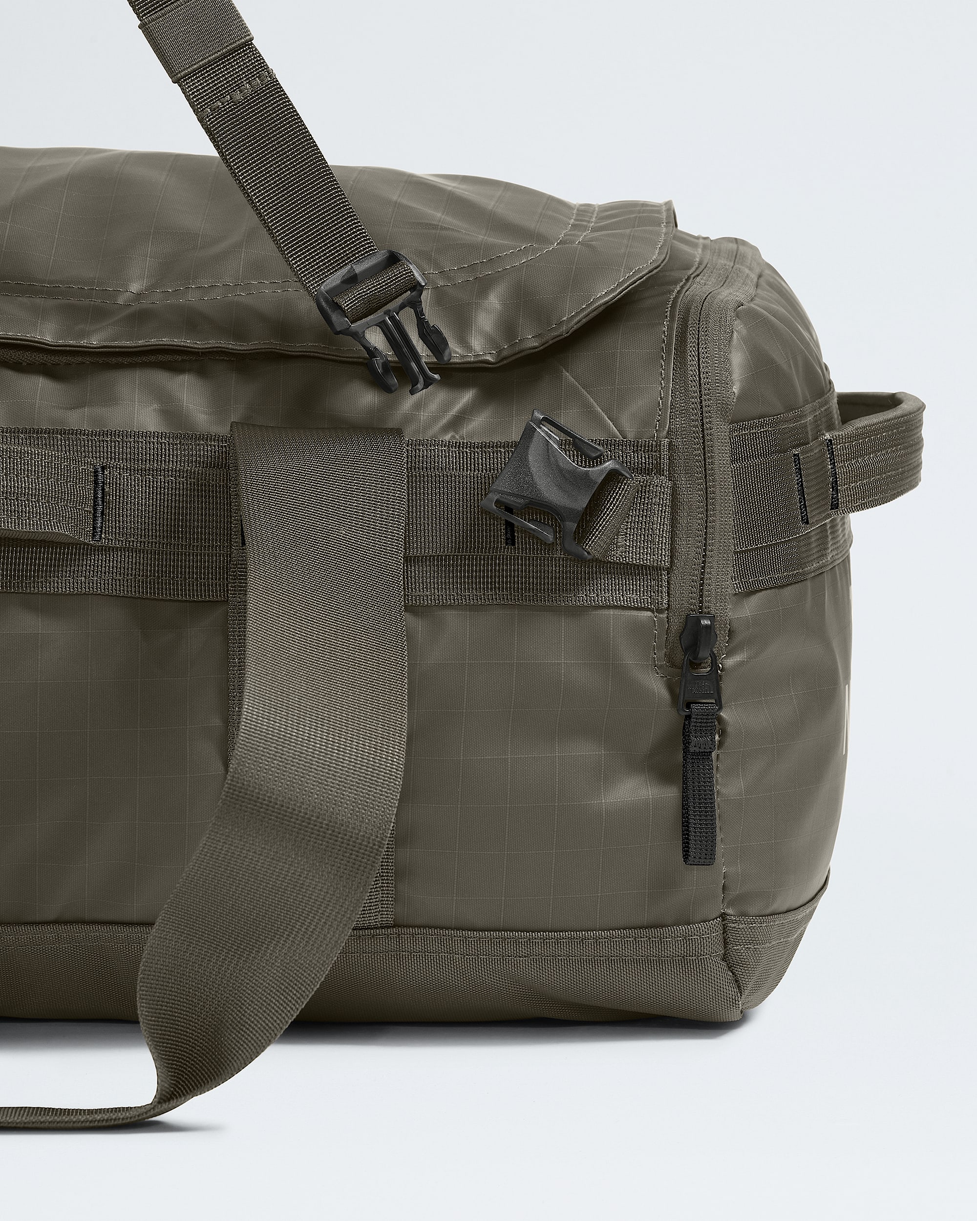 Base Camp Voyager Duffel42L TNF ALT3