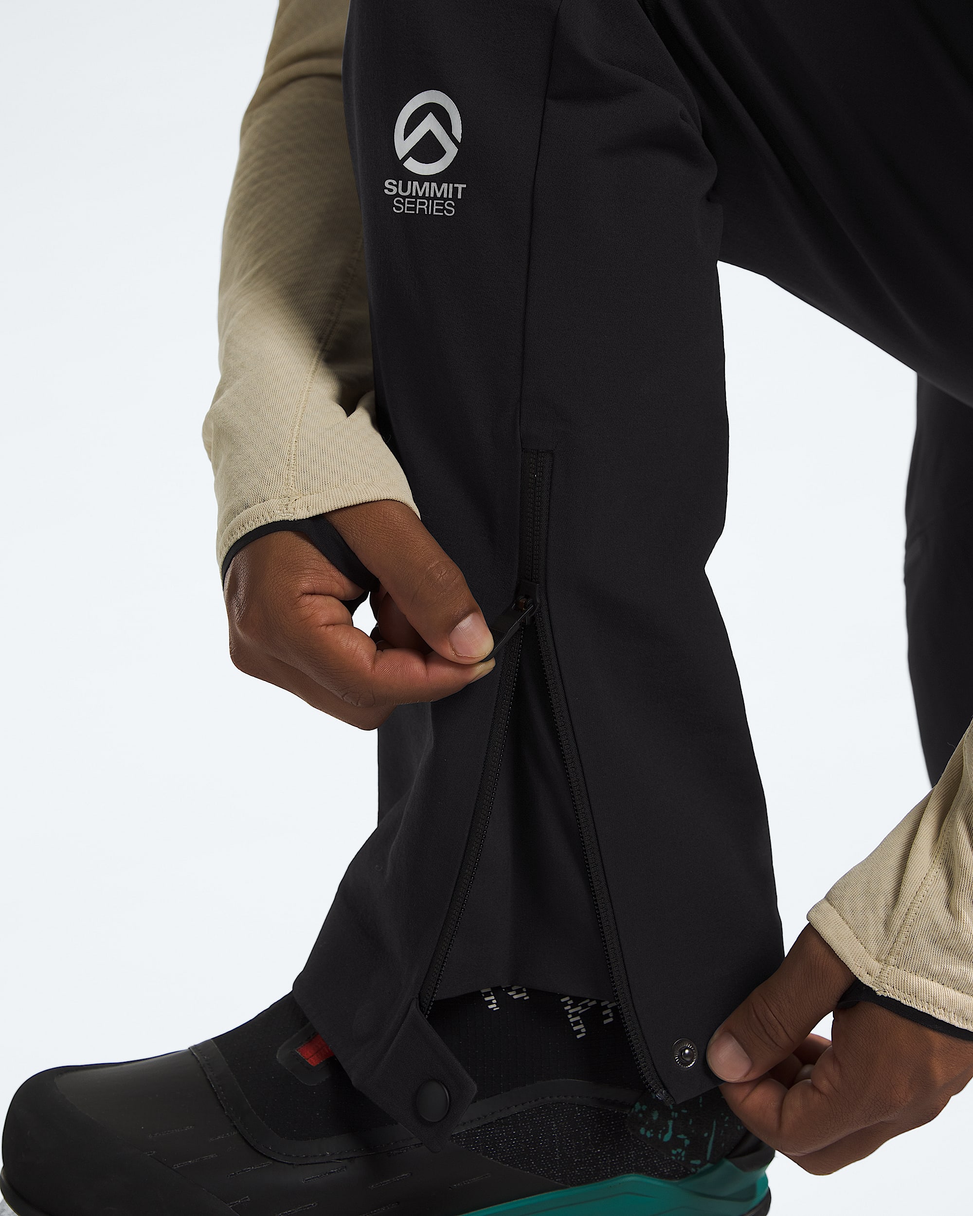 Mens Summit Series Chamlang Soft Shell Pants TNF MODELALT1