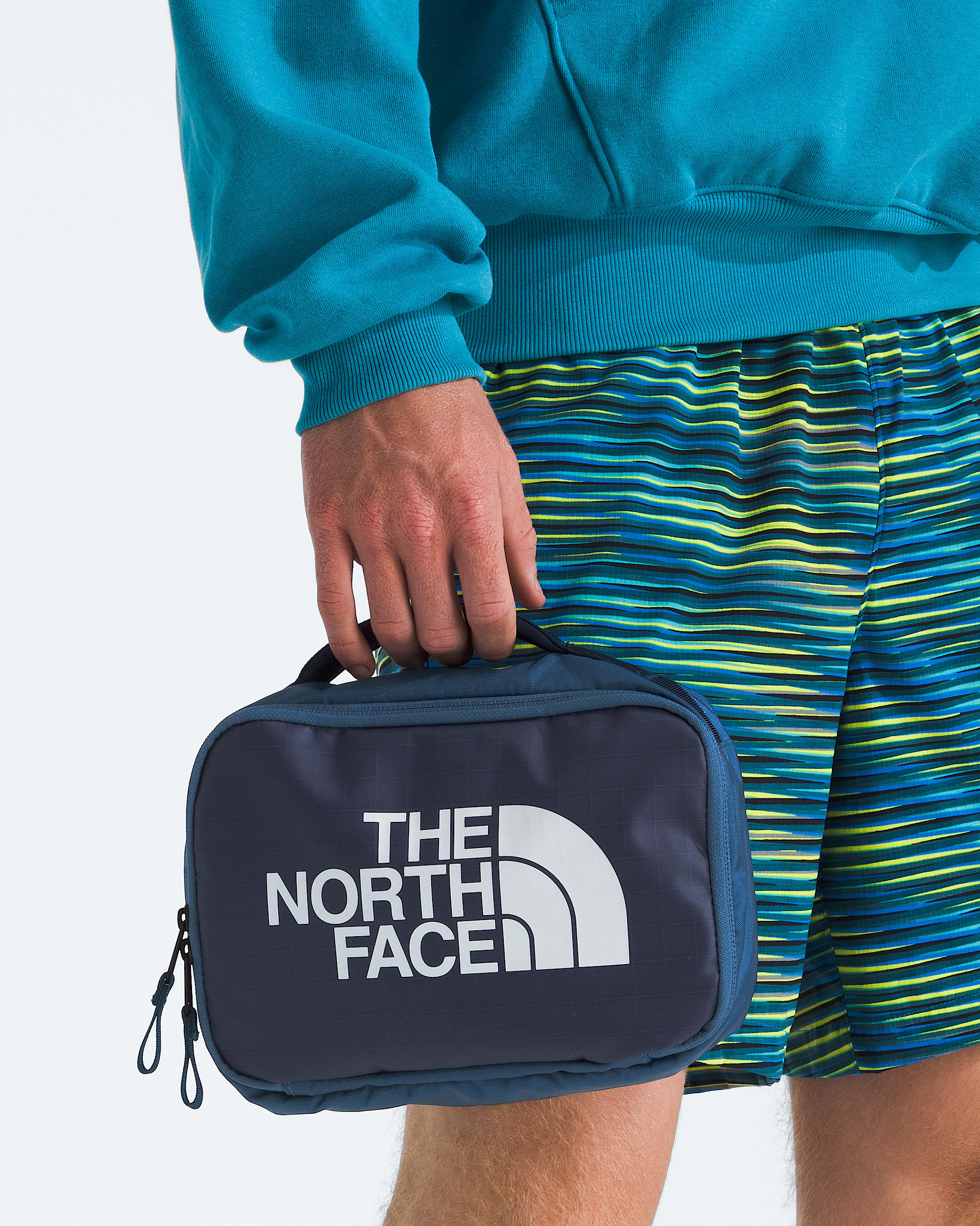 Base Camp Voyager Toiletry Kit TNF MODELBACK