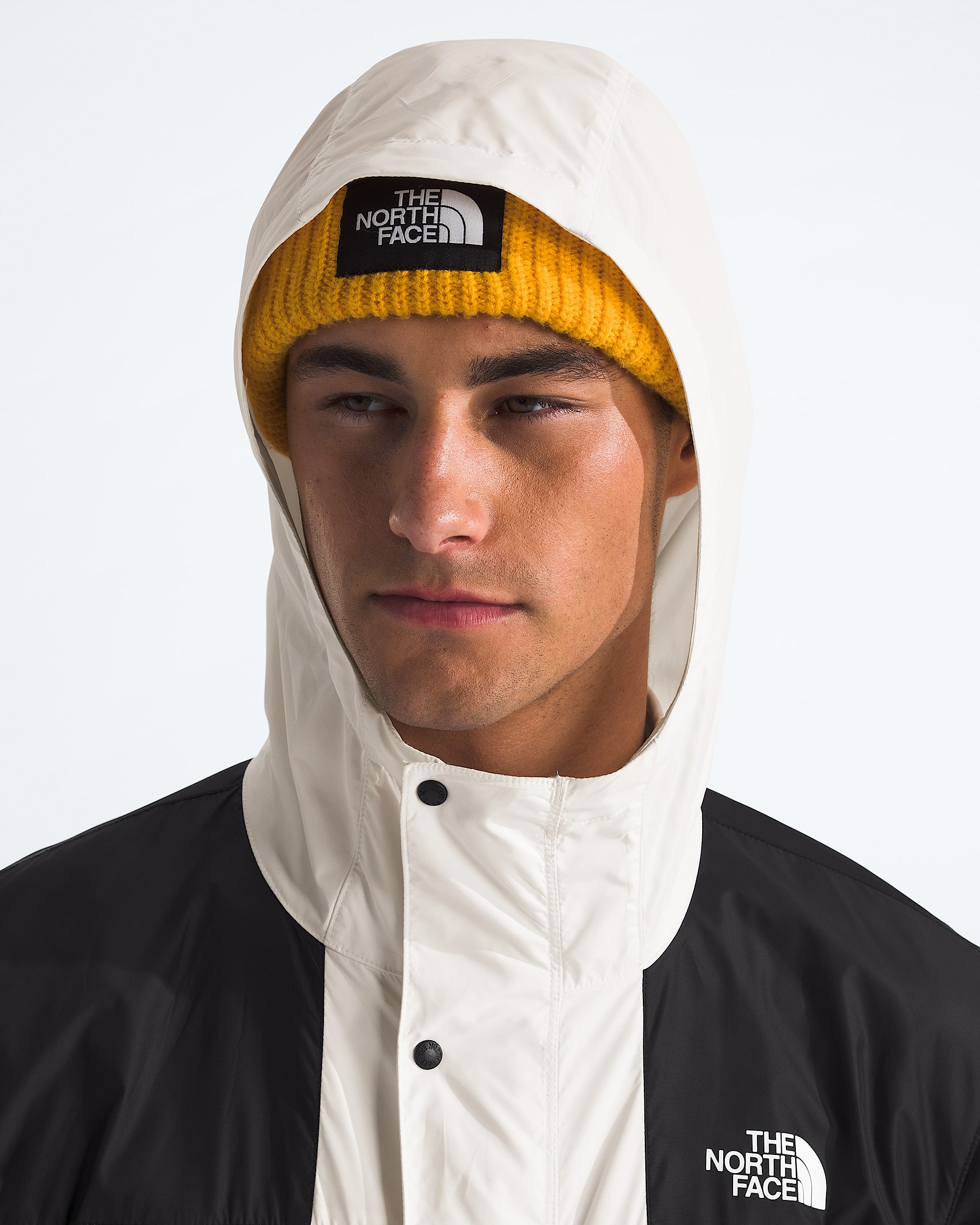 Mens Mountain Wind Jacket TNF MODELHOOD2