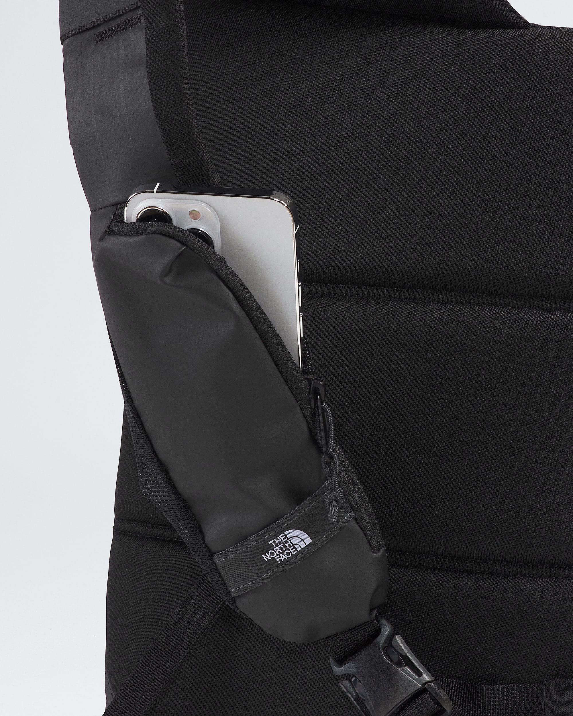 lingue Base Camp Voyager TNF DETAIL2