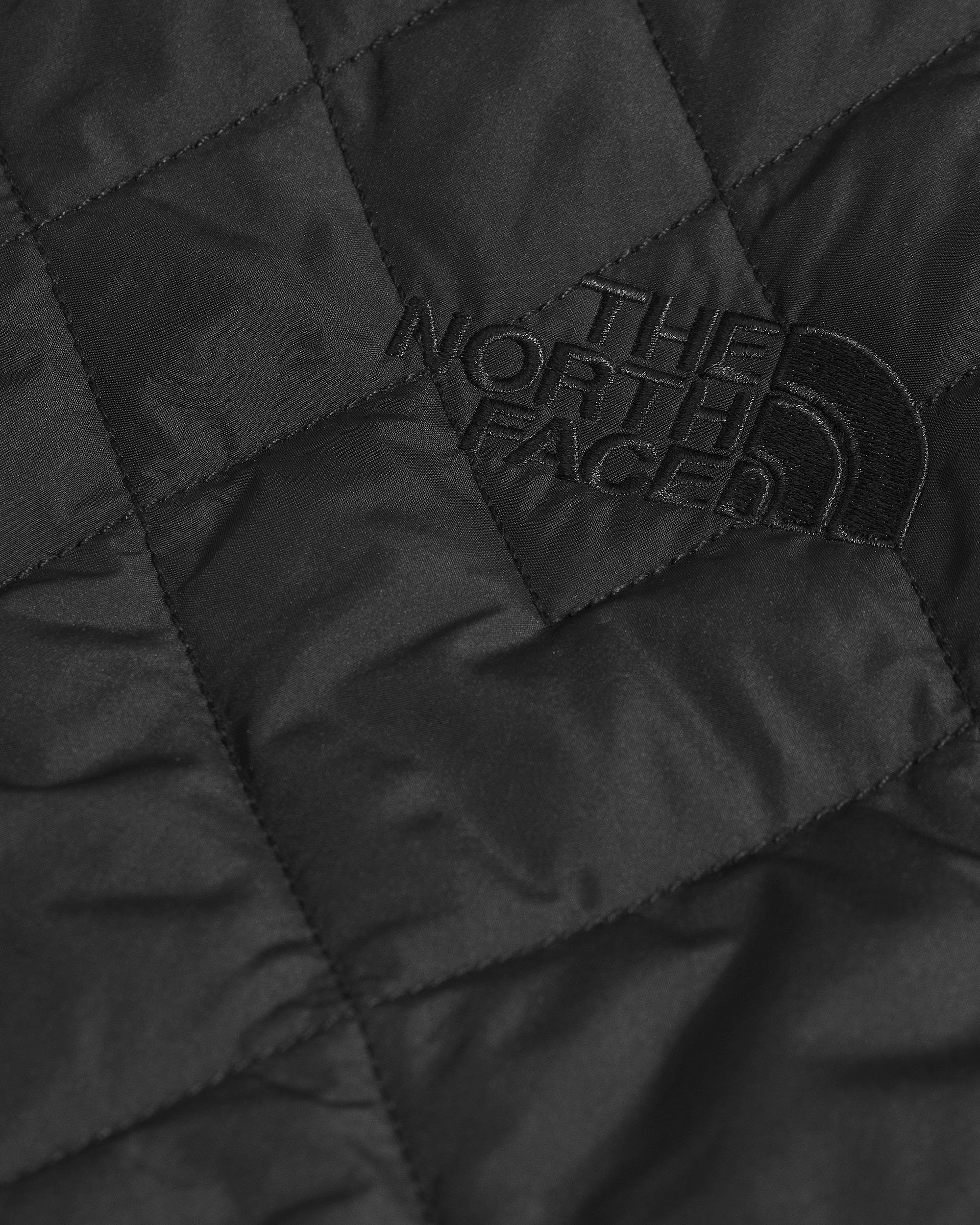 Womens Diamond Peak Insulated Vest TNF ALT1