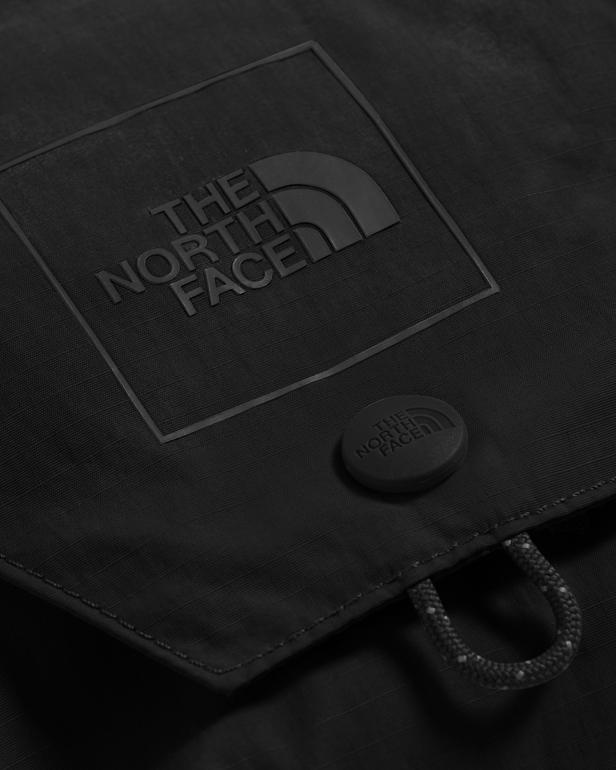 Glen Canyon Pocket Crossbody TNF DETAIL3