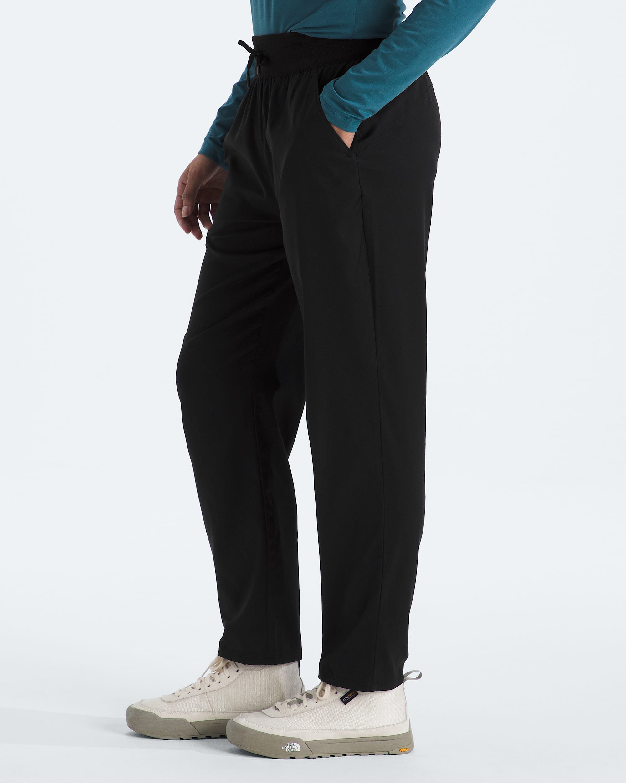 Womens Aphrodite Arise Ankle Pant TNF MODEL34