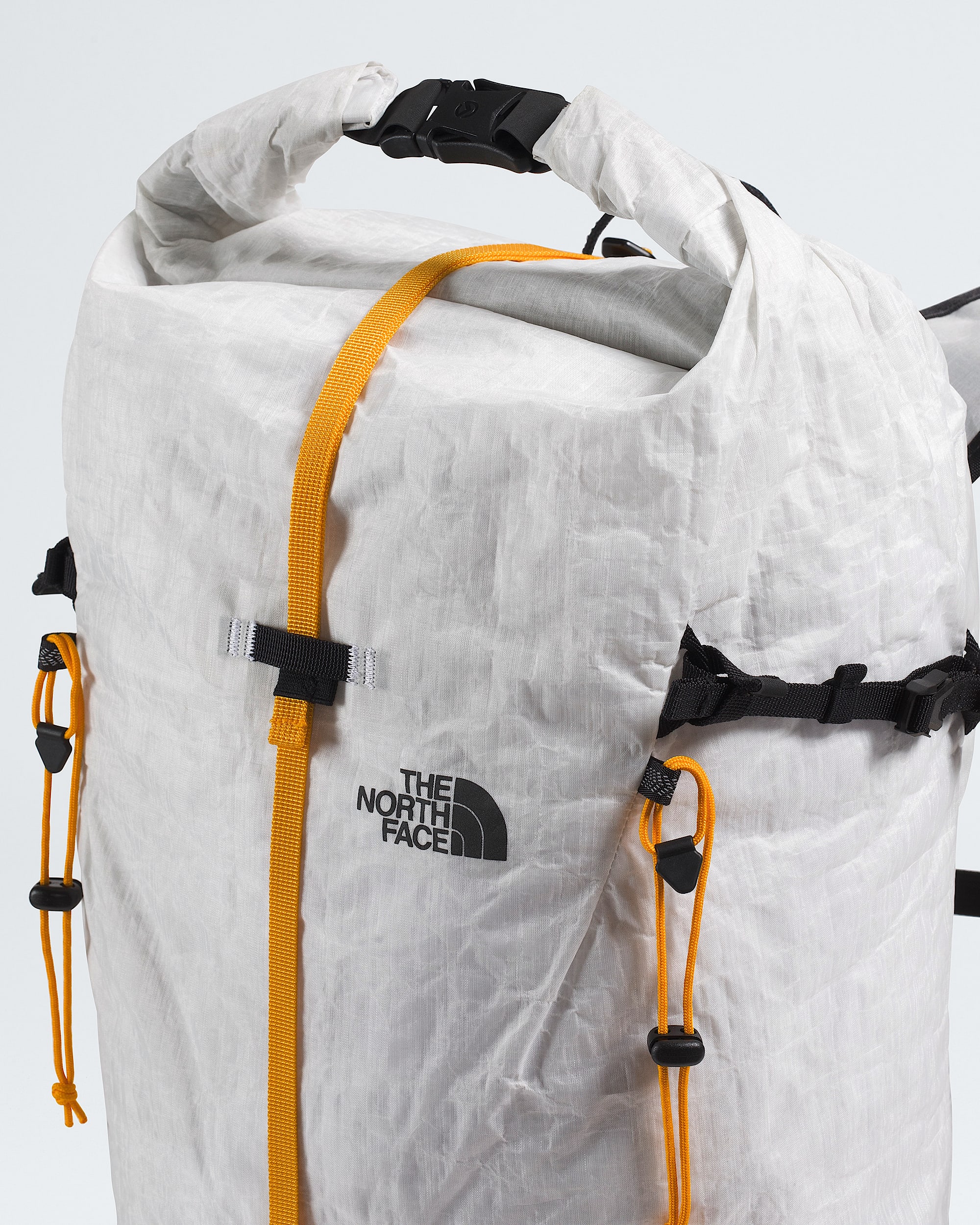 Summit Series Advanced Mountain Kit 25L Pack TNF ALT2