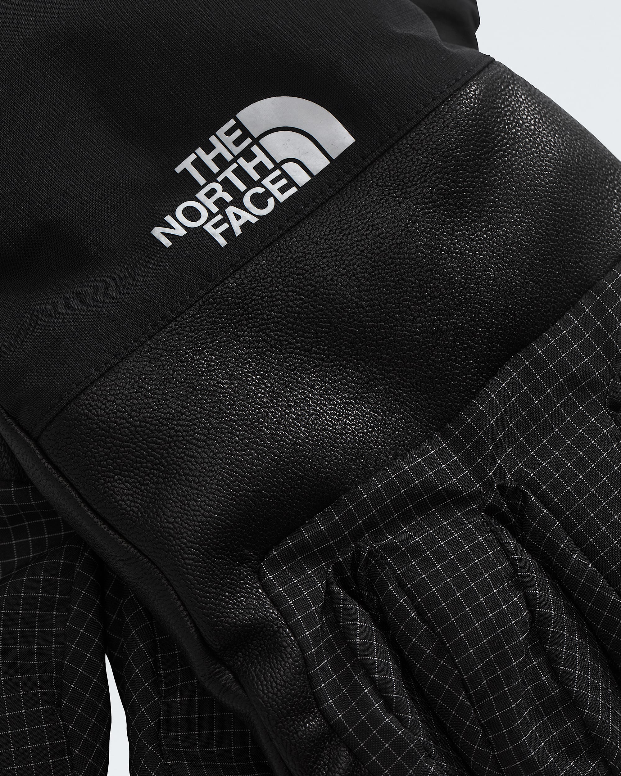 Summit Jannu Peak WP Glove TNF DETAIL3