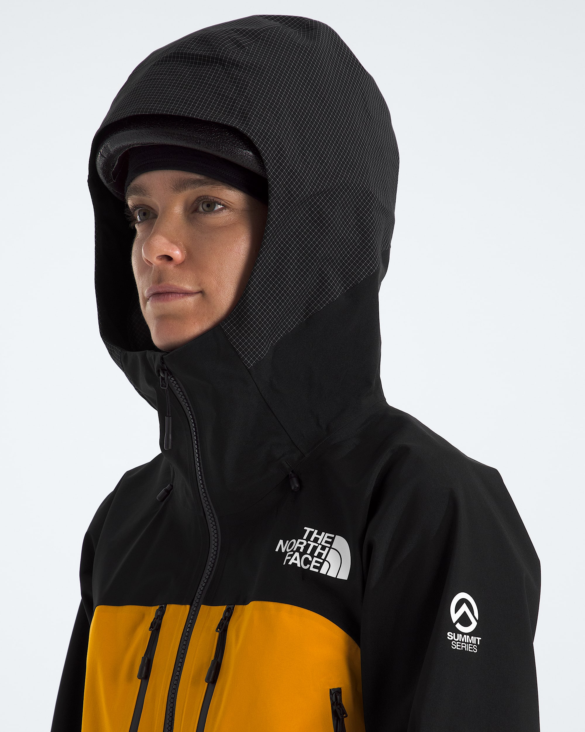 Womens Summit Mountain GTX Pro Jacket TNF MODELHOOD2