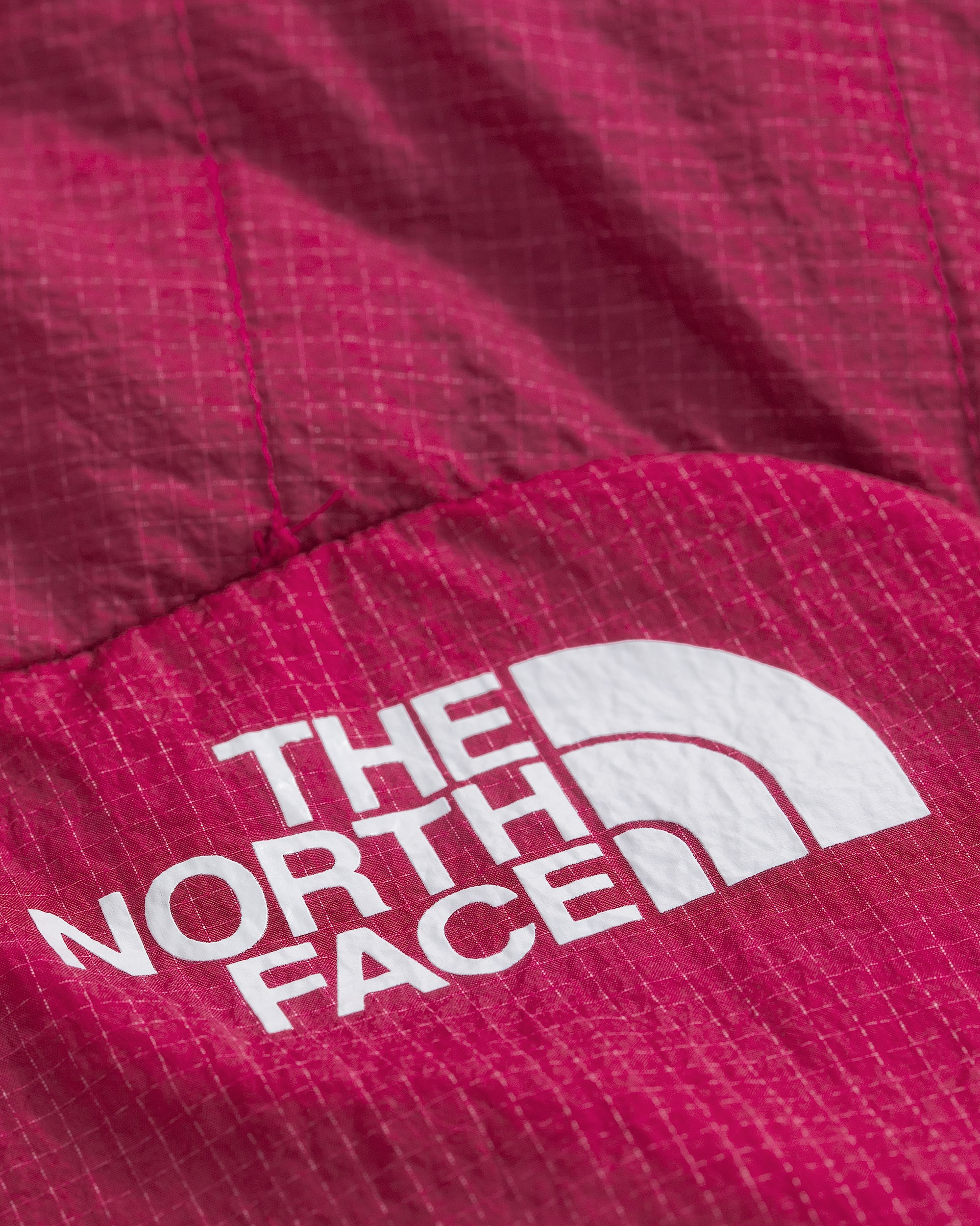 Womens Summit Series 5050 AMK Hoodie TNF DETAIL3