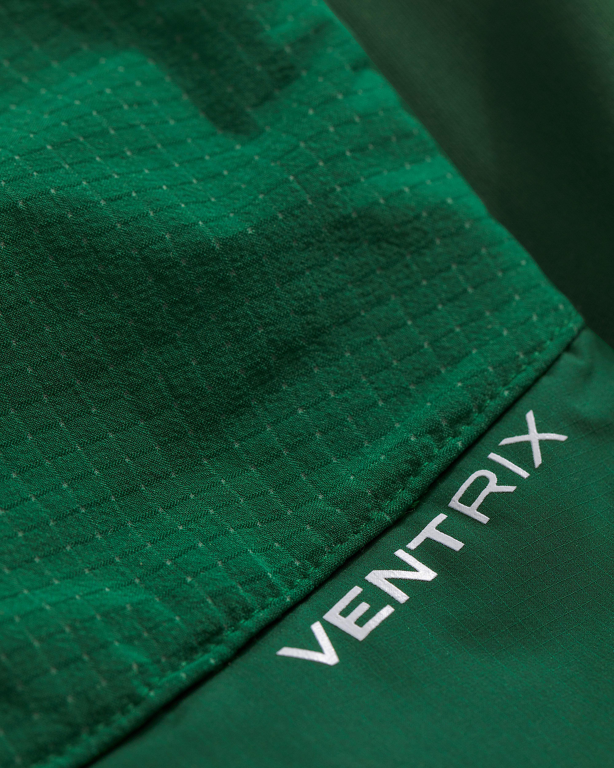 Mens Summit Series AMK Vest TNF DETAIL3