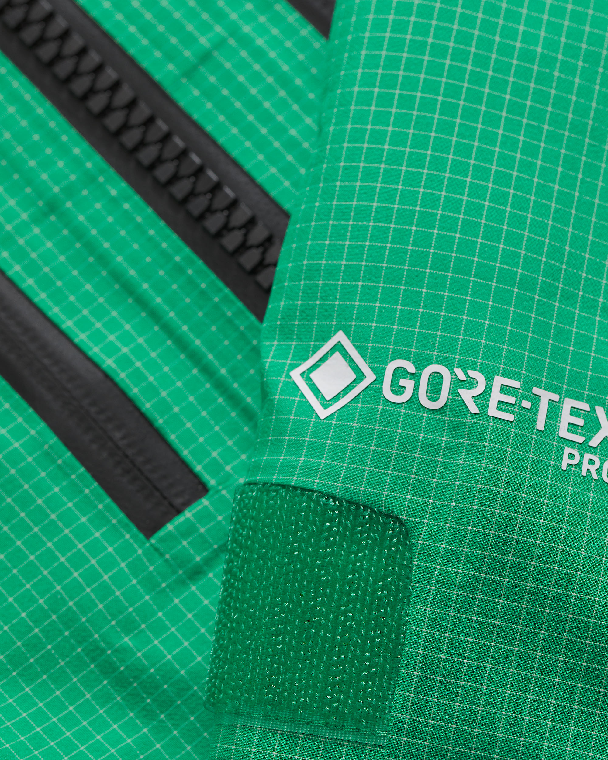 Womens Summit Series Tsirku GORETEX Pro Jacket TNF DETAIL3