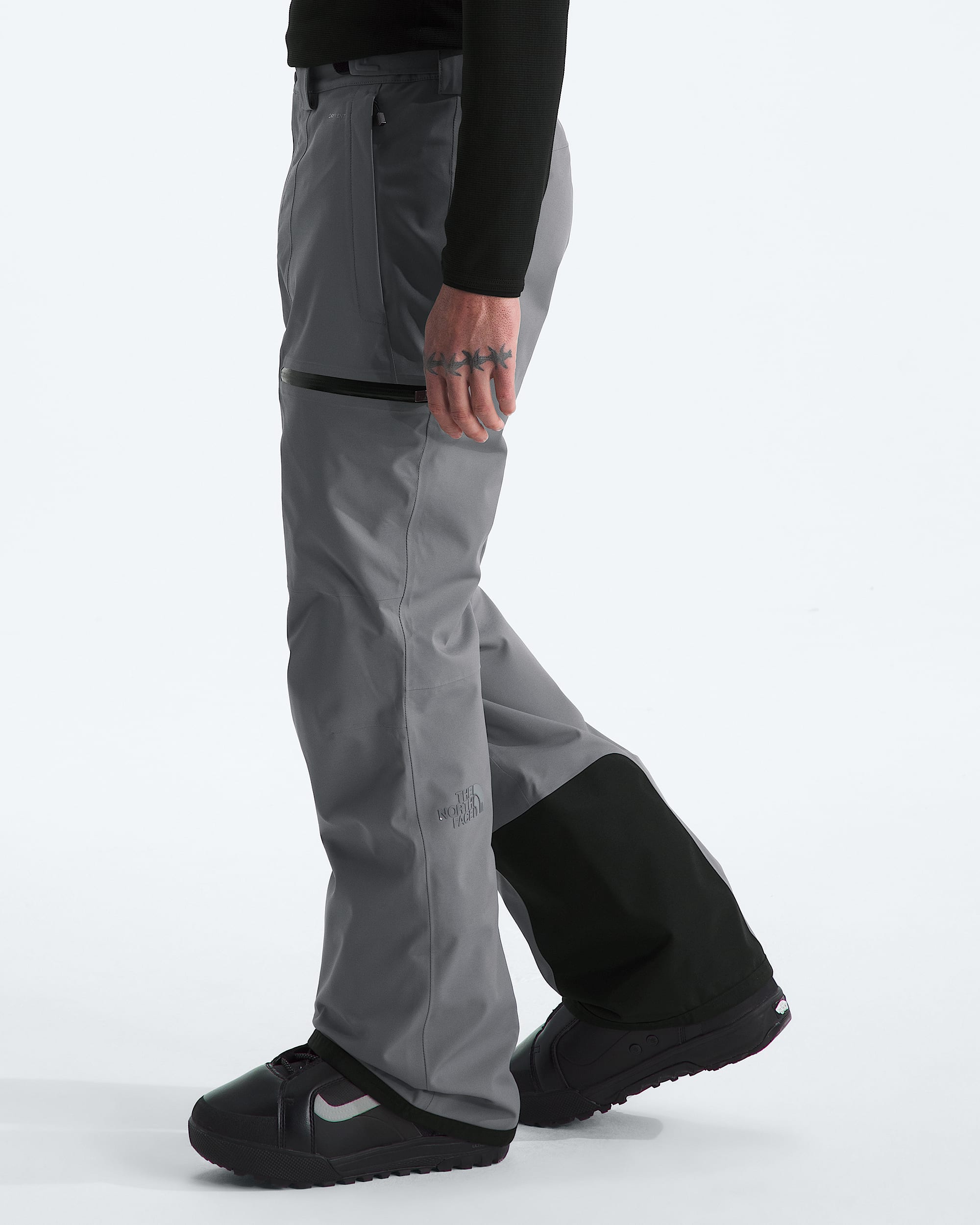Mens Chakal Pants TNF MODEL34