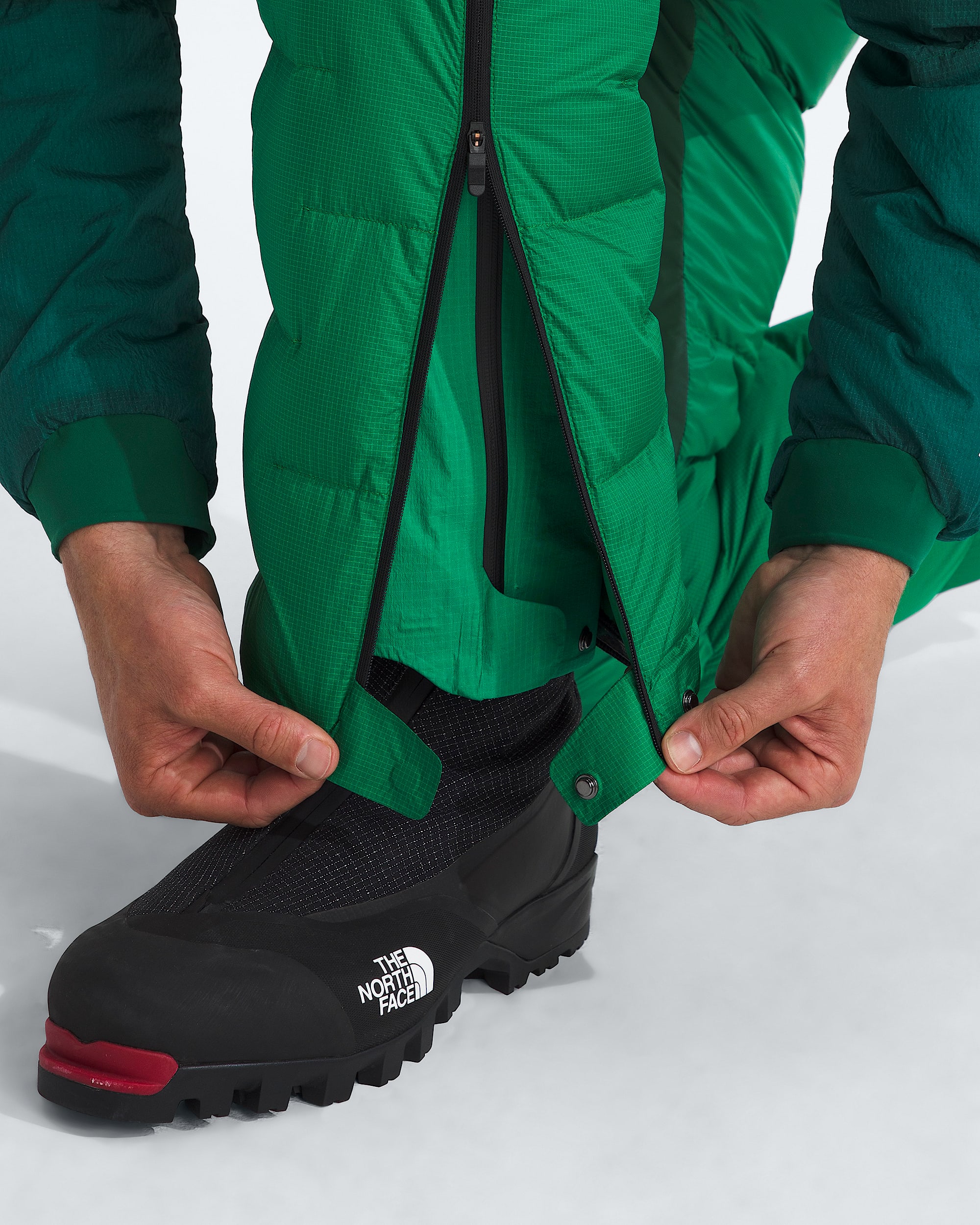 Mens Summit Series CLOUD DOWN AMK LT Pants TNF MODELALT1