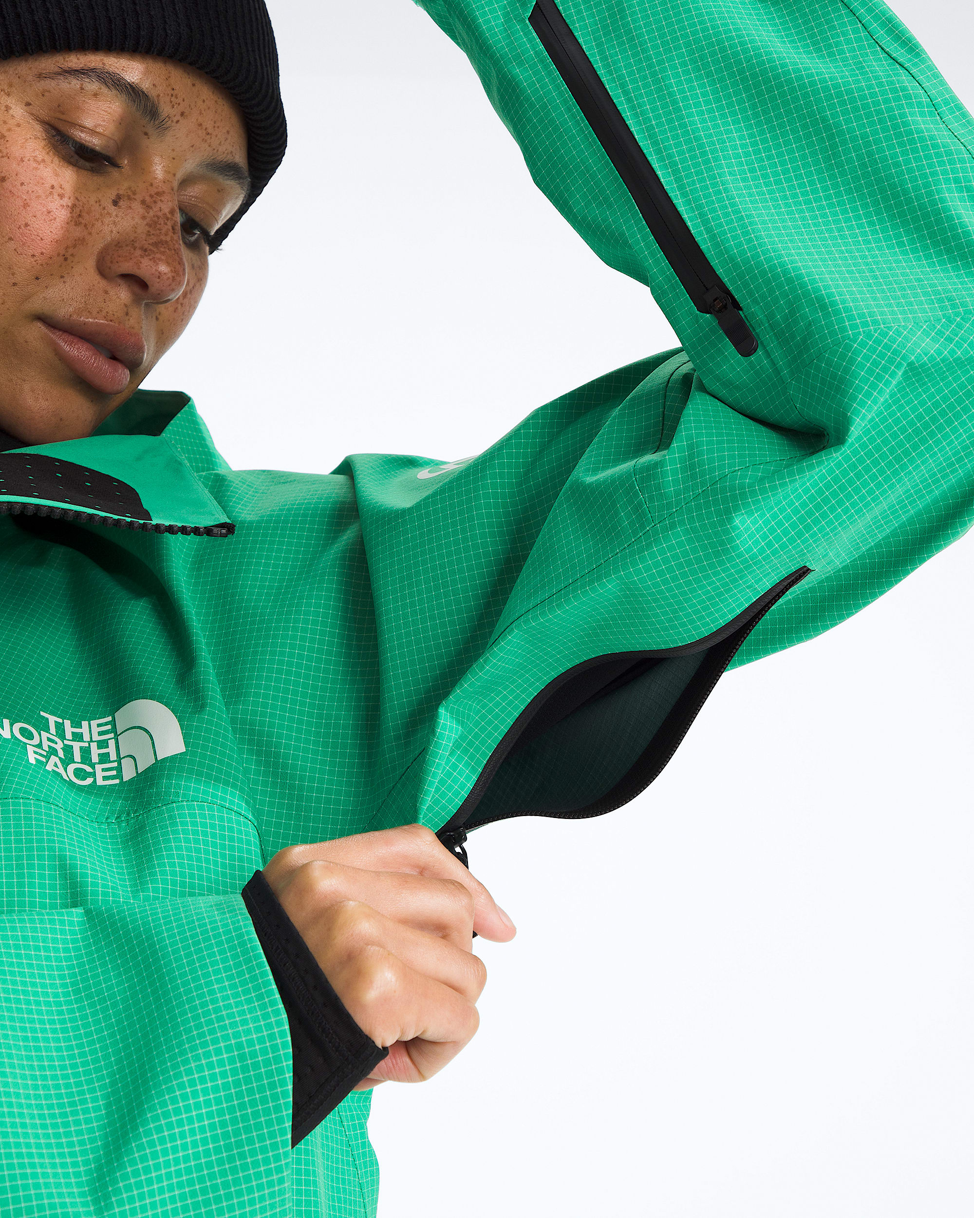 Womens Summit Series Tsirku GORETEX Pro Jacket TNF MODELALT2